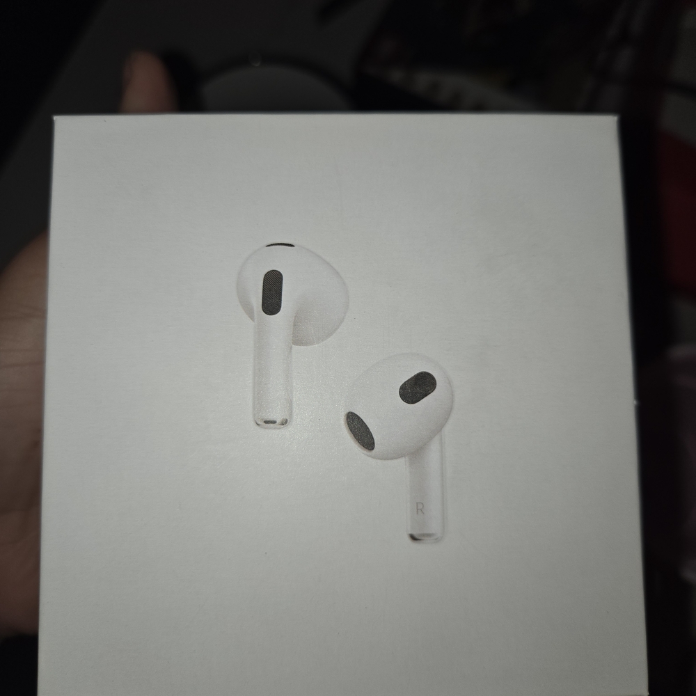 Apple AirPods with White Finish